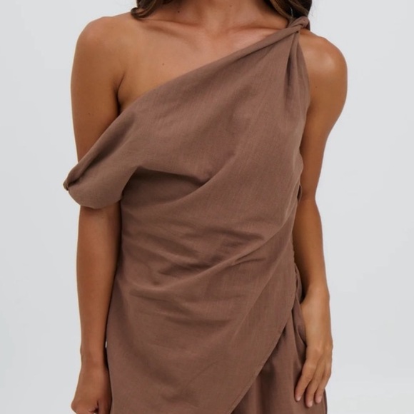 Elegant Brown One-Shoulder Two-Piece Set - Picture 3 of 3